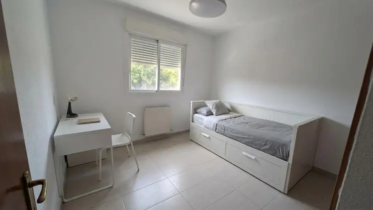 Habitación amplia en Rivas