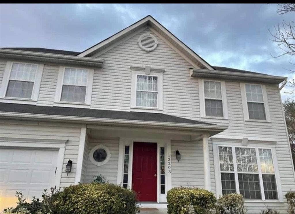 Looking for a roommate