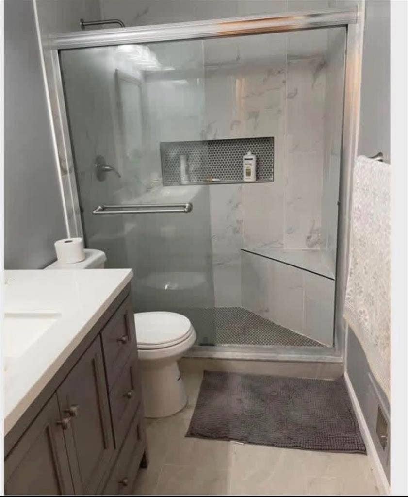 Looking for a roommate