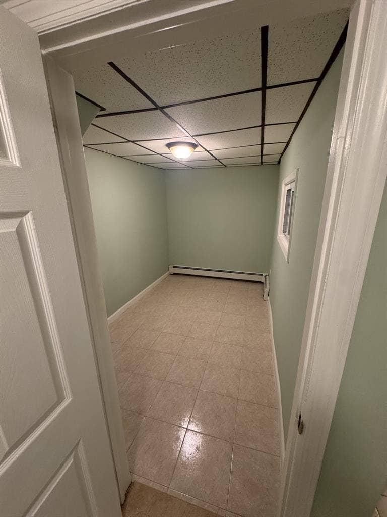 1 bedroom basement w/ private bath