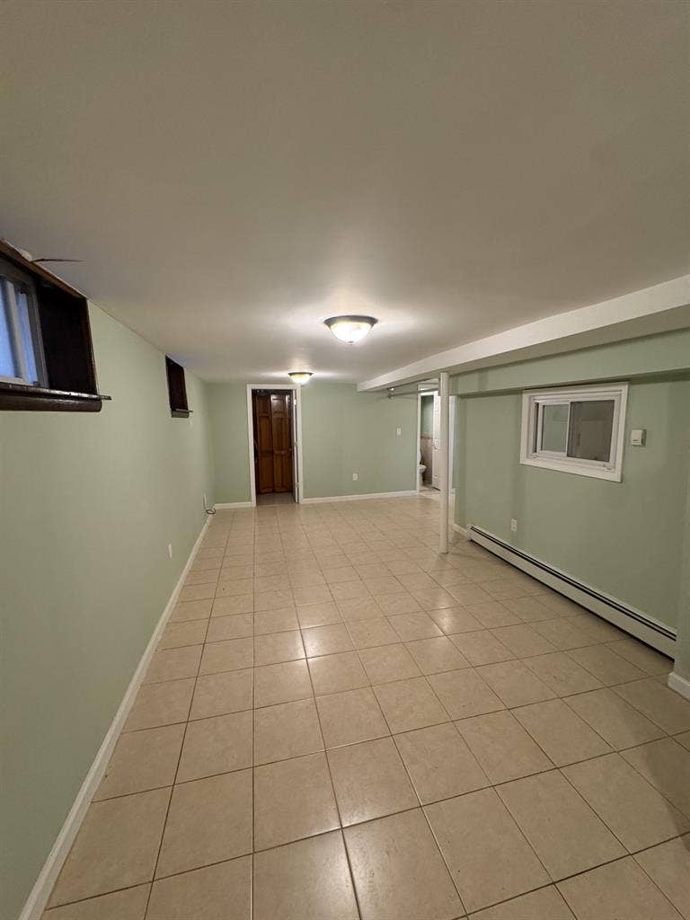 1 bedroom basement w/ private bath