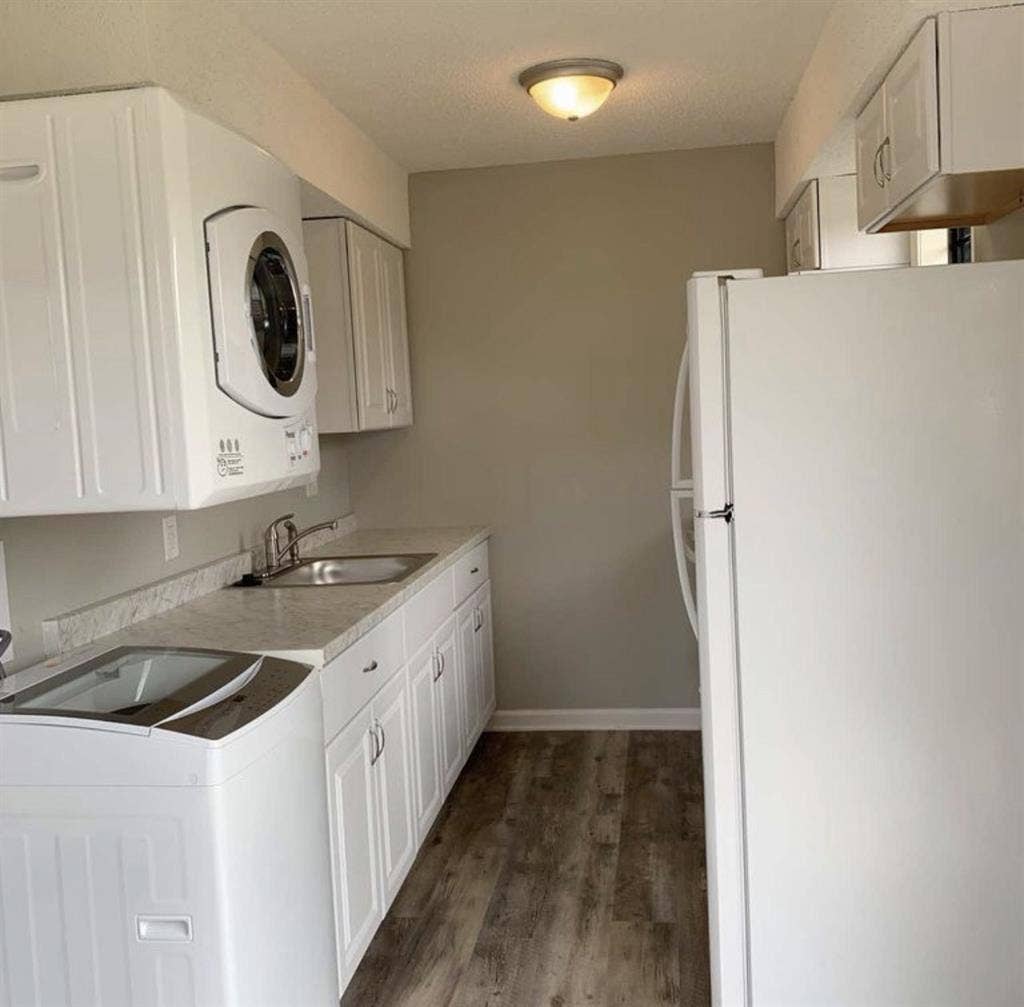Looking for a roommate