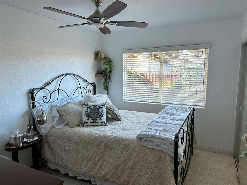 Private room/shared bathroom-Bayho