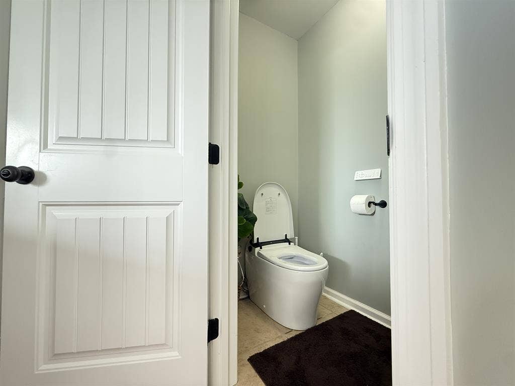 Spacious Primary ROOM FOR RENT