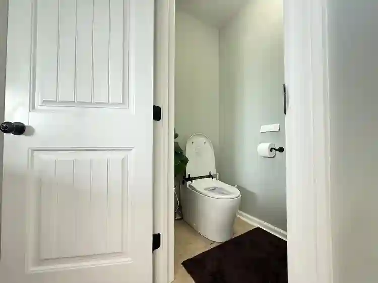 Spacious Primary ROOM FOR RENT
