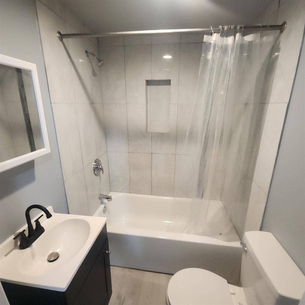 Rooms in Bradenton, Palmetto & SRQ