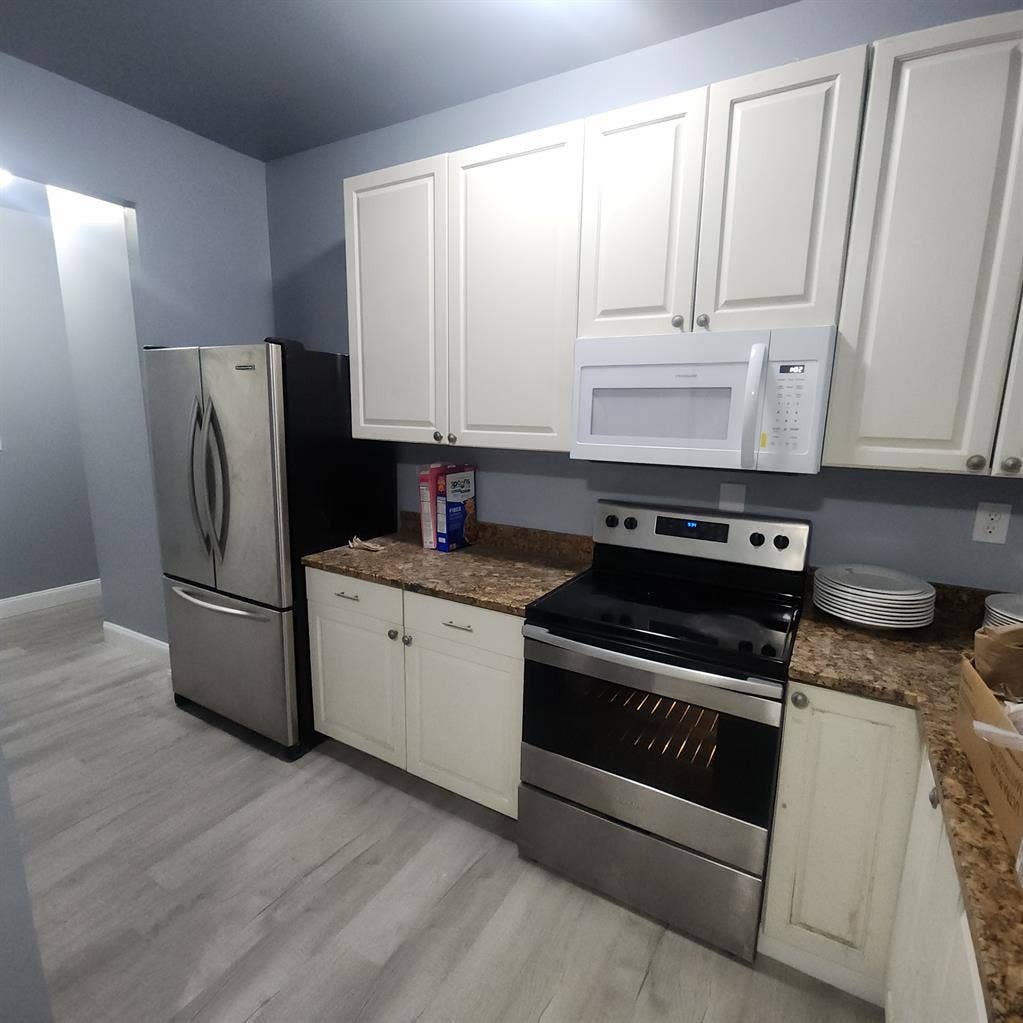 Rooms in Bradenton, Palmetto & SRQ