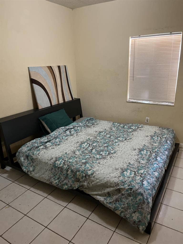 2 clean large bd rooms for rent