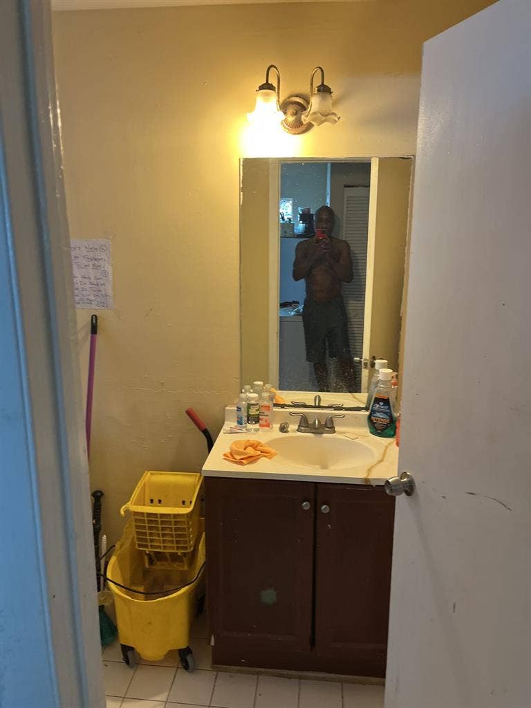 2 clean large bd rooms for rent