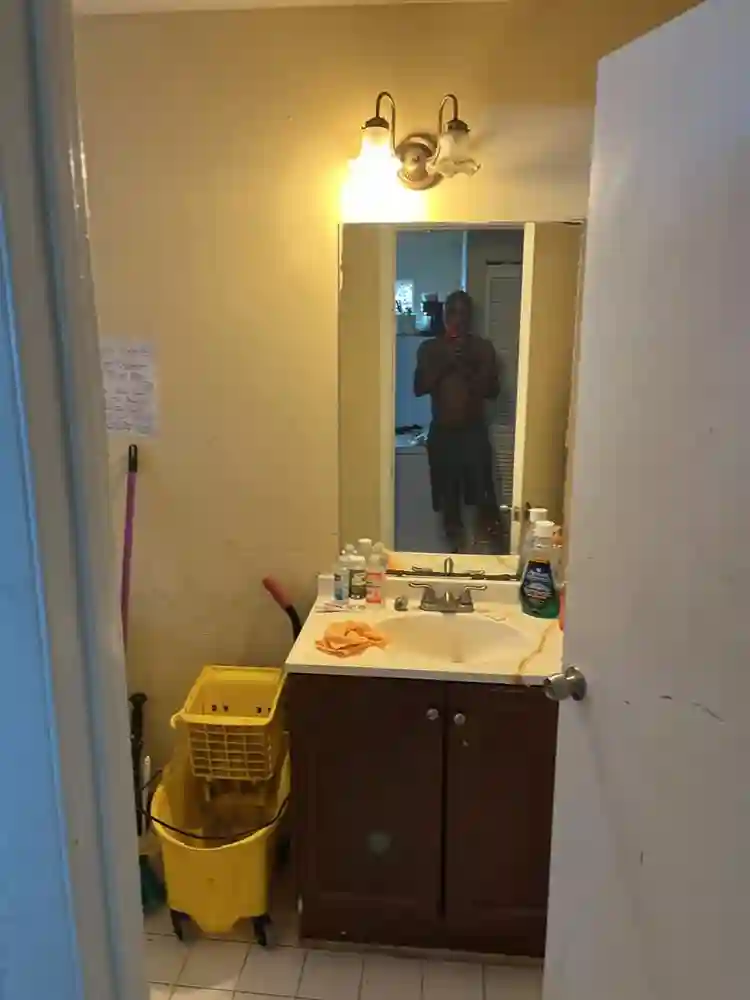2 clean large bd rooms for rent