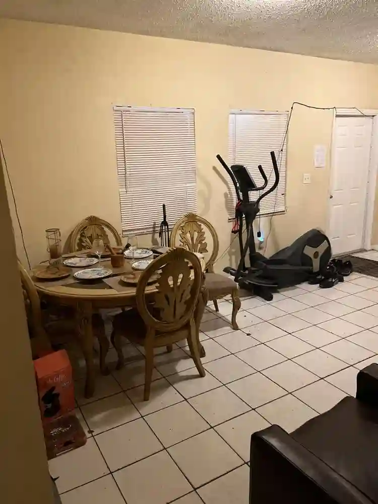 2 clean large bd rooms for rent