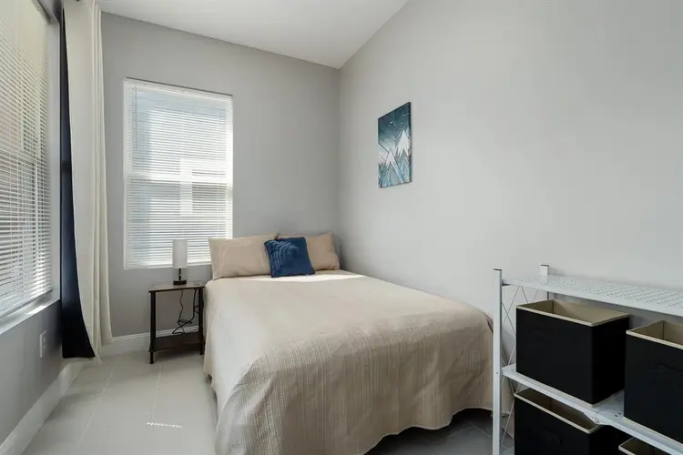 Private 3rd-Floor Loft — Move-In!