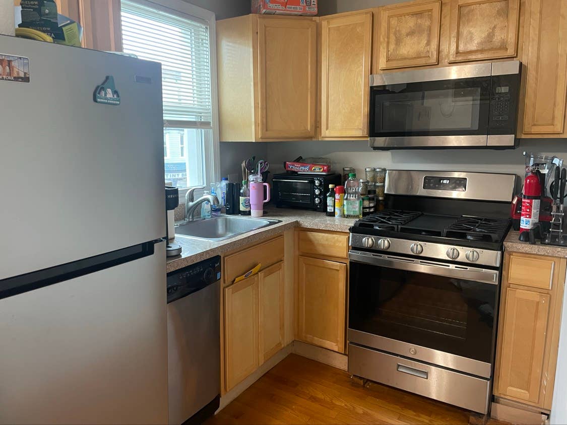 Fully Furnished LGBTQ Friendly Room