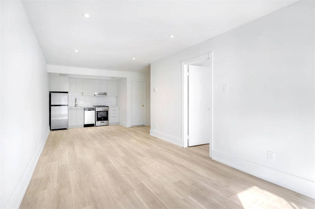 Bright & Spacious 1-Bedroom | NDG