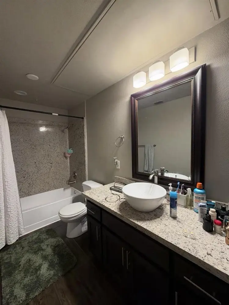 Private Bedroom/Bathroom!