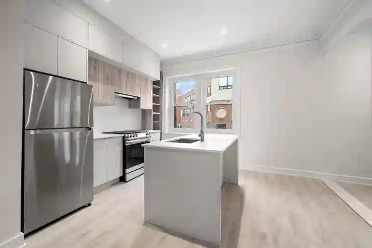 Bright & Modern 2-Bedroom | CDN-NDG