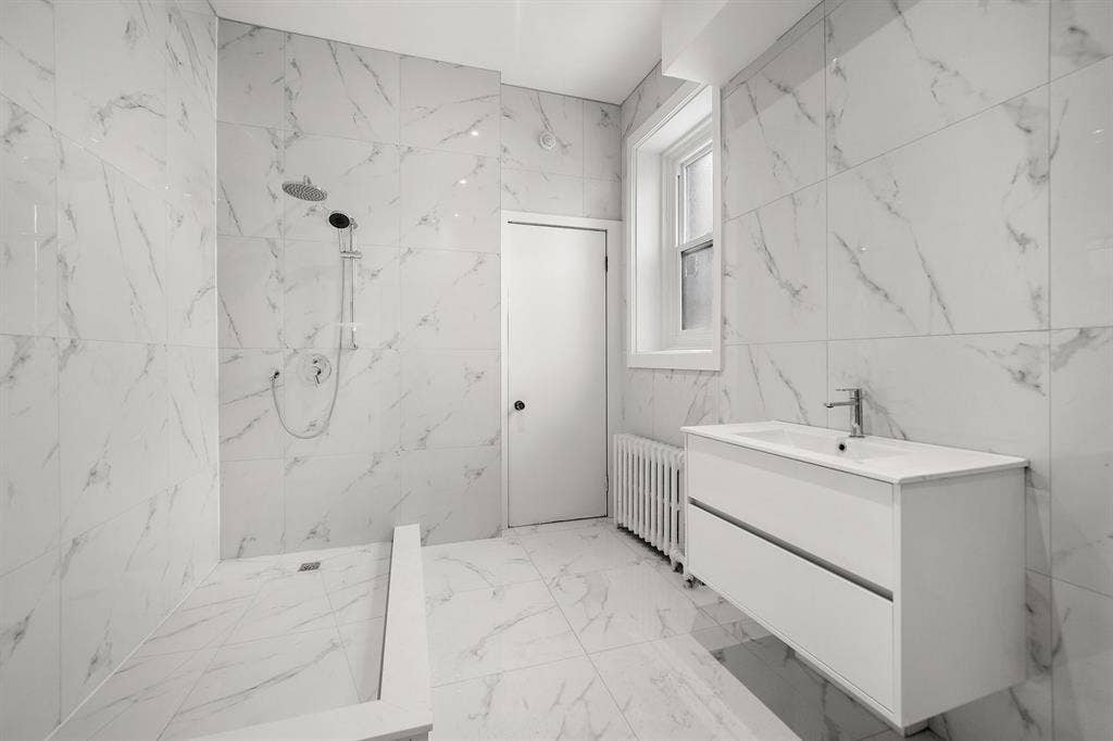 Bright & Modern 2-Bedroom | CDN-NDG
