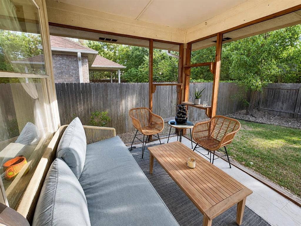 2 BR in Austin