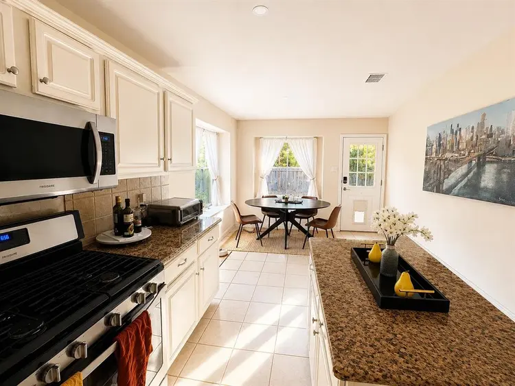 2 BR in Austin