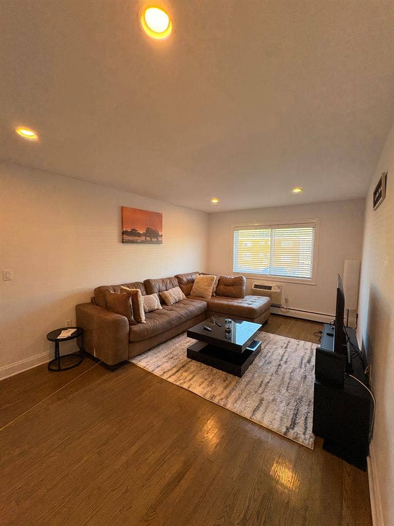 Renting a room in a 2bedr00m apartm