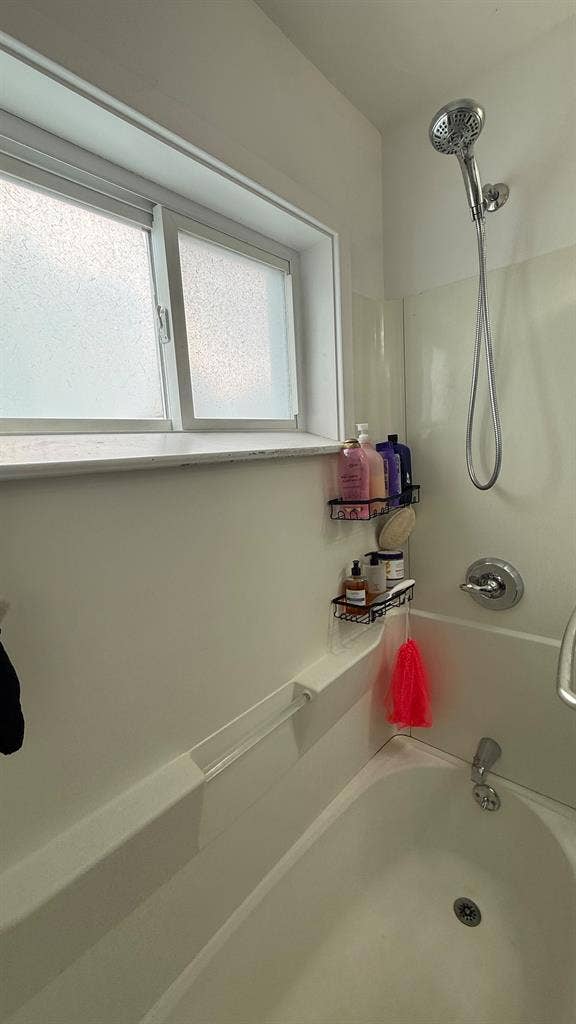Renting a room in a 2bedr00m apartm