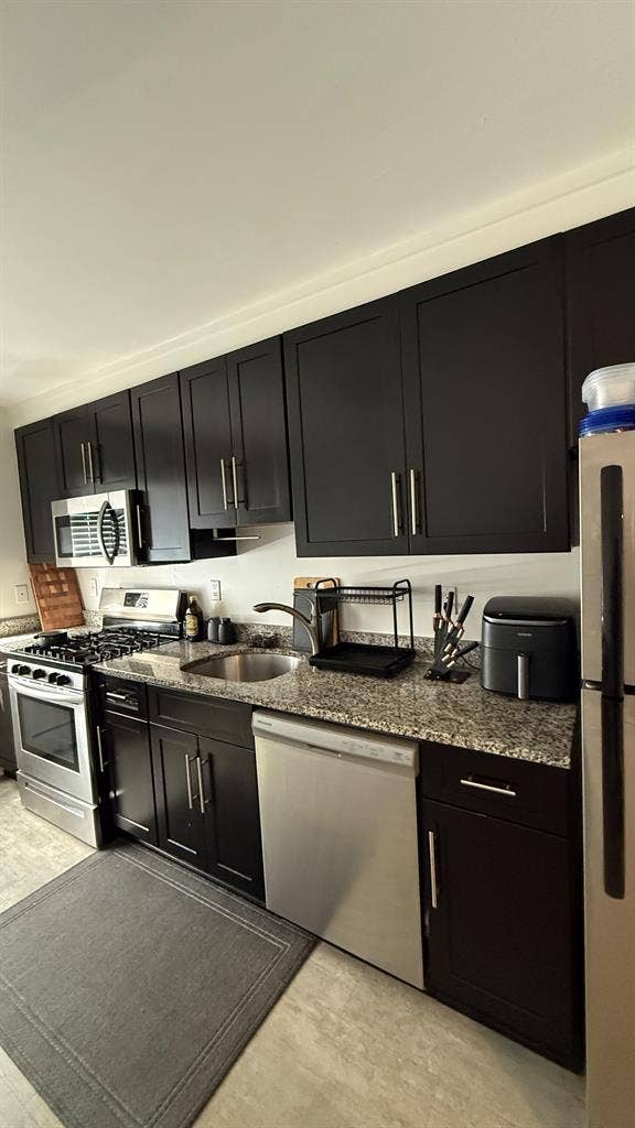 Renting a room in a 2bedr00m apartm