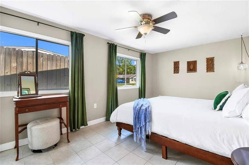 2 bedrooms available
