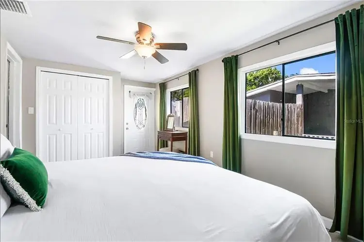 2 bedrooms available