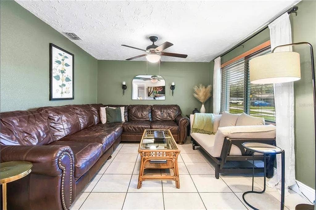 2 bedrooms available