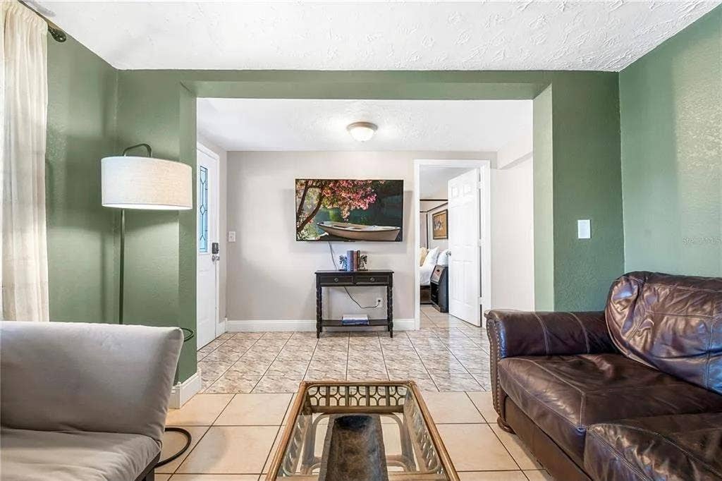 2 bedrooms available