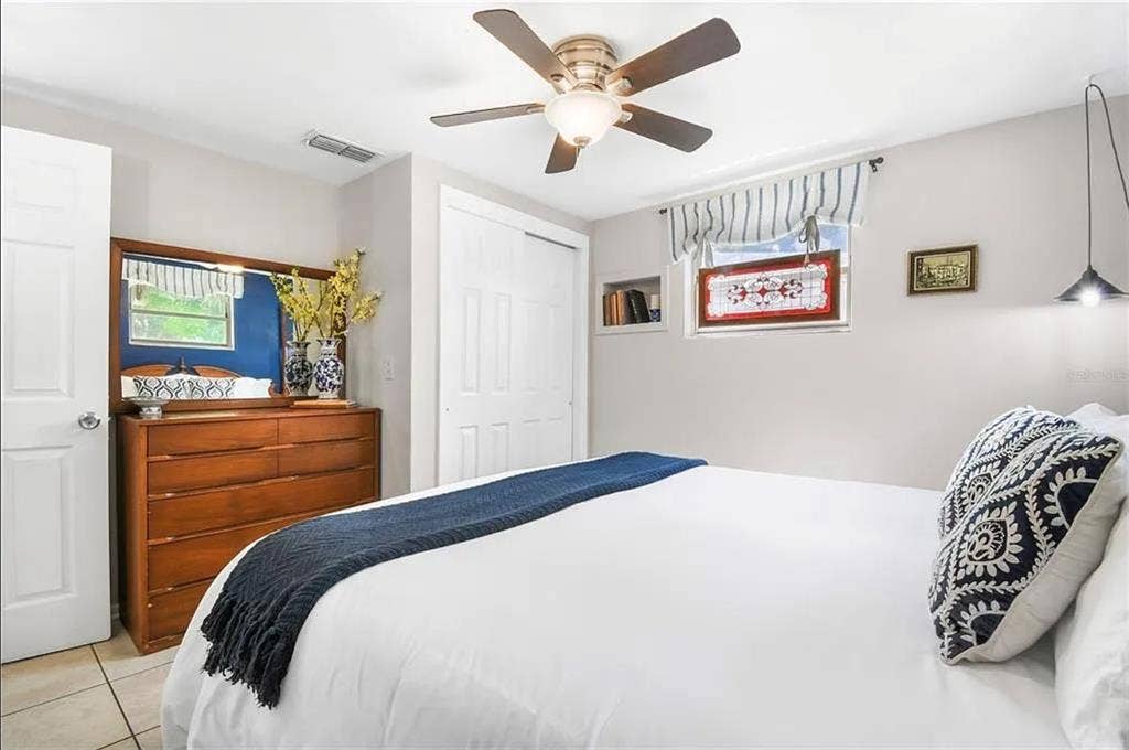 2 bedrooms available