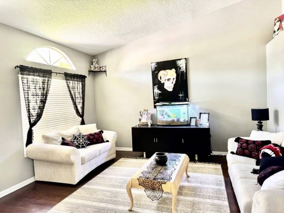 Roomate needed