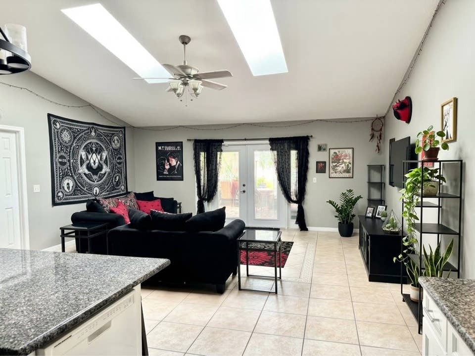 Roomate needed