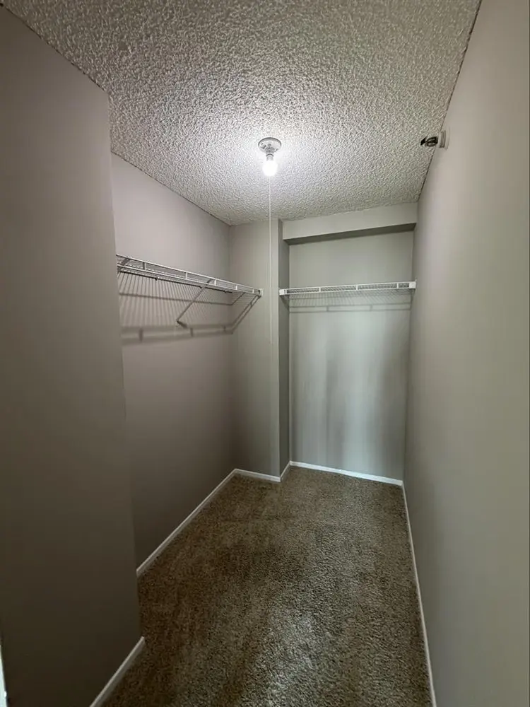 MasterBed+Private bath/Streetervill