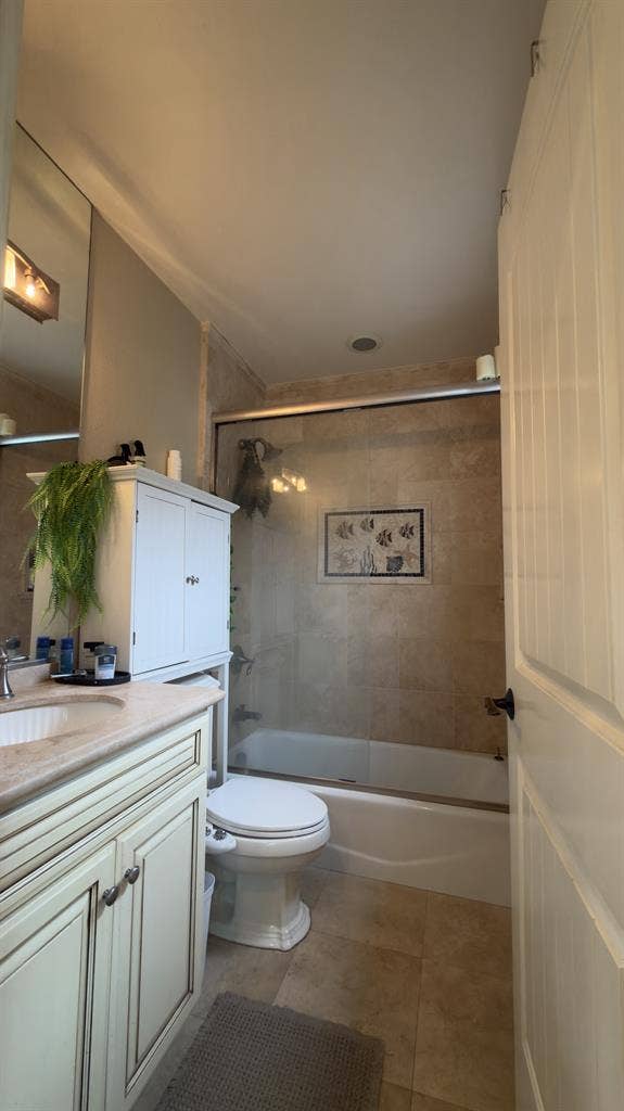 2 Rooms on the Newport Peninsula
