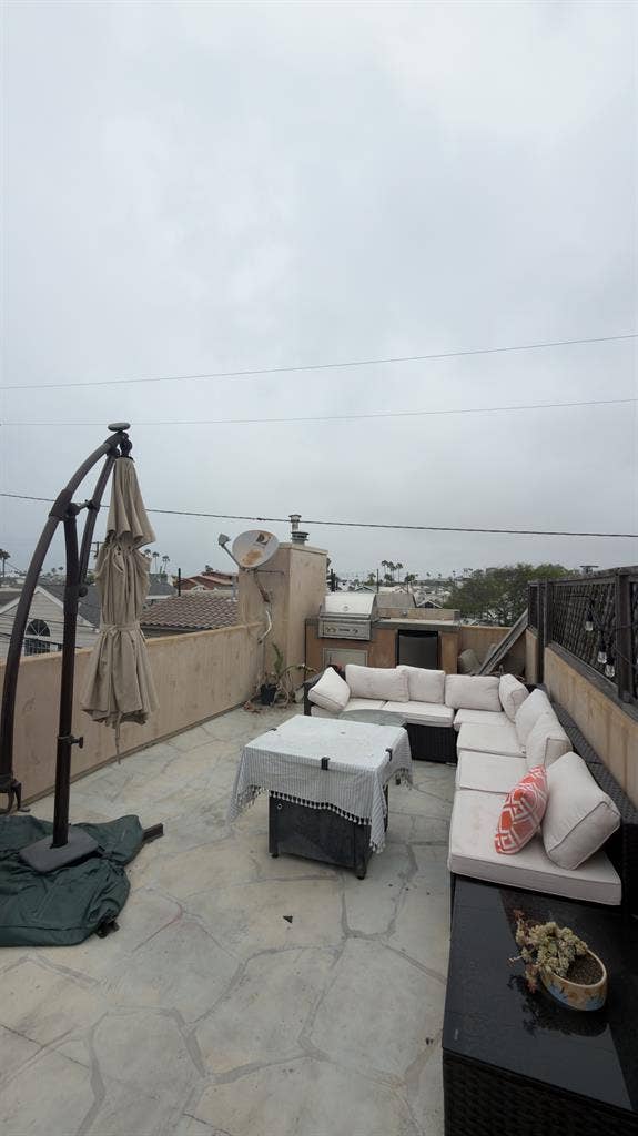 2 Rooms on the Newport Peninsula