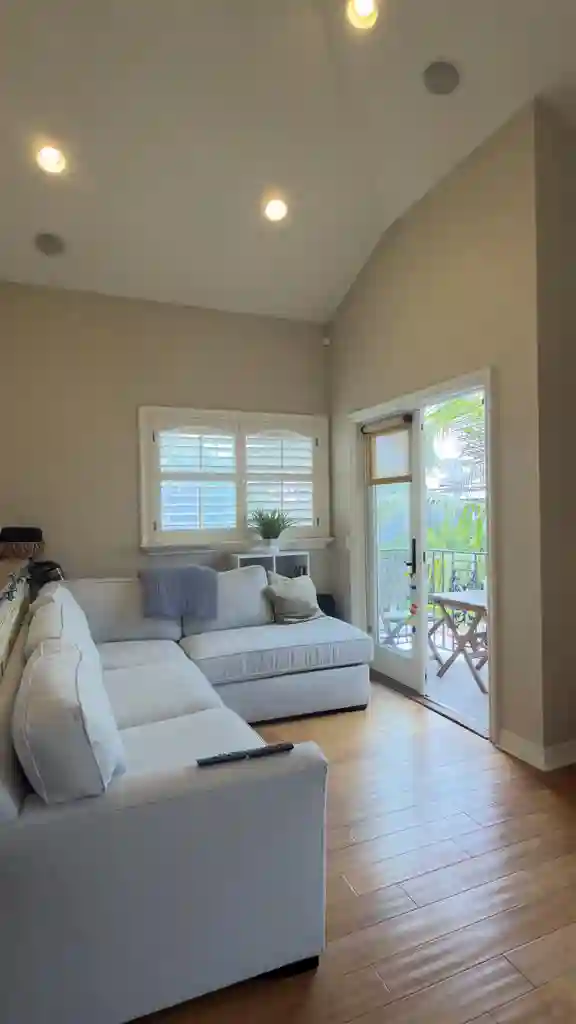 2 Rooms on the Newport Peninsula