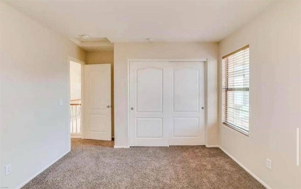 2 rooms available for rent