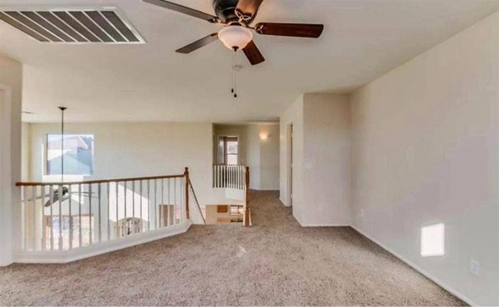 2 rooms available for rent