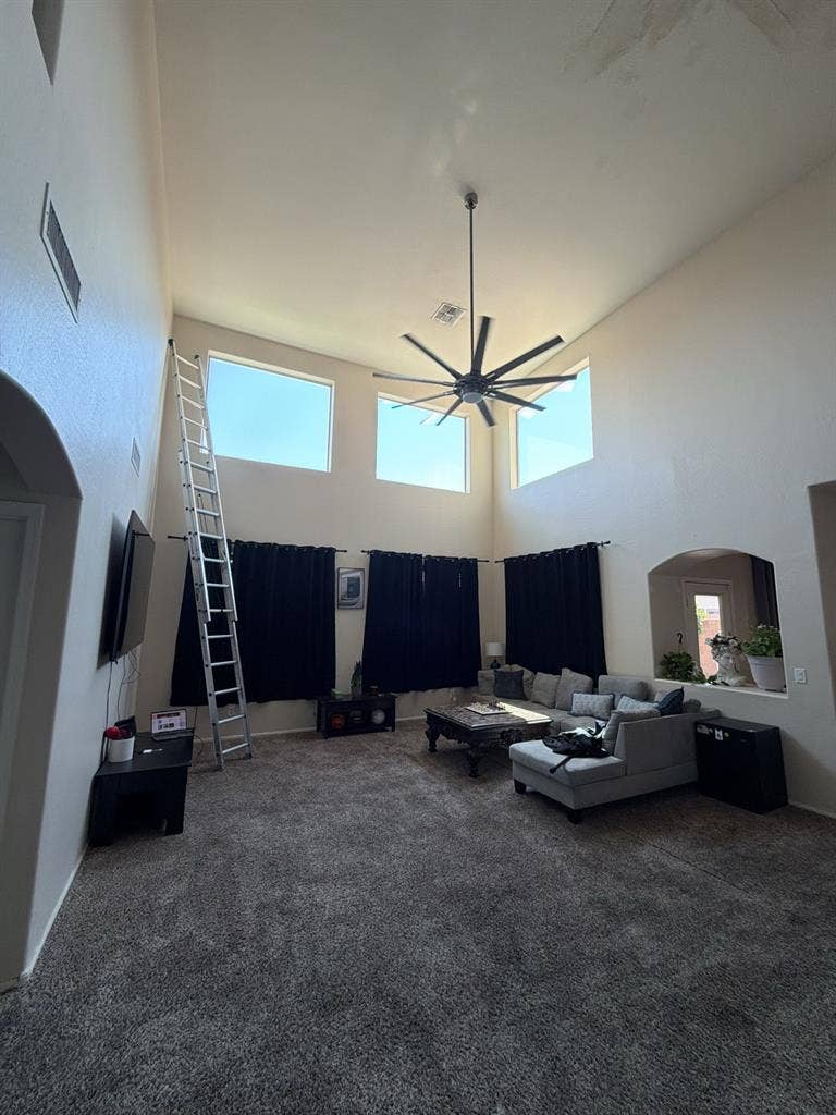 2 rooms available for rent