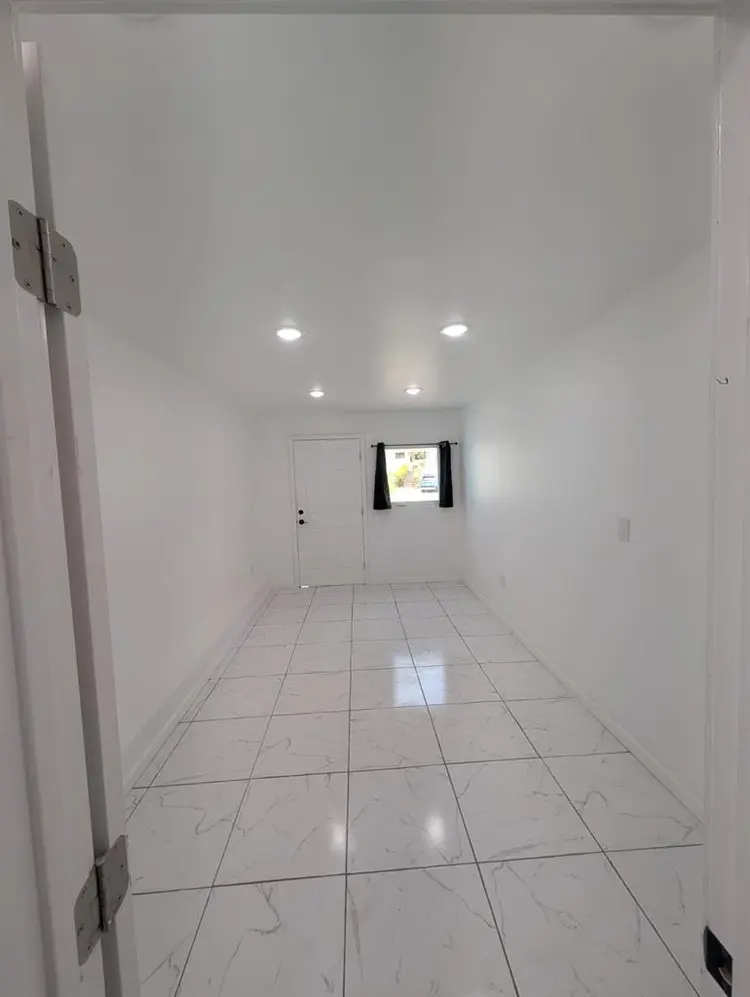 Private Room with Private Entrance