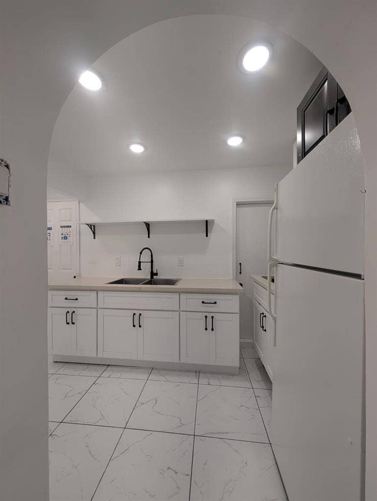 Private Room with Private Entrance