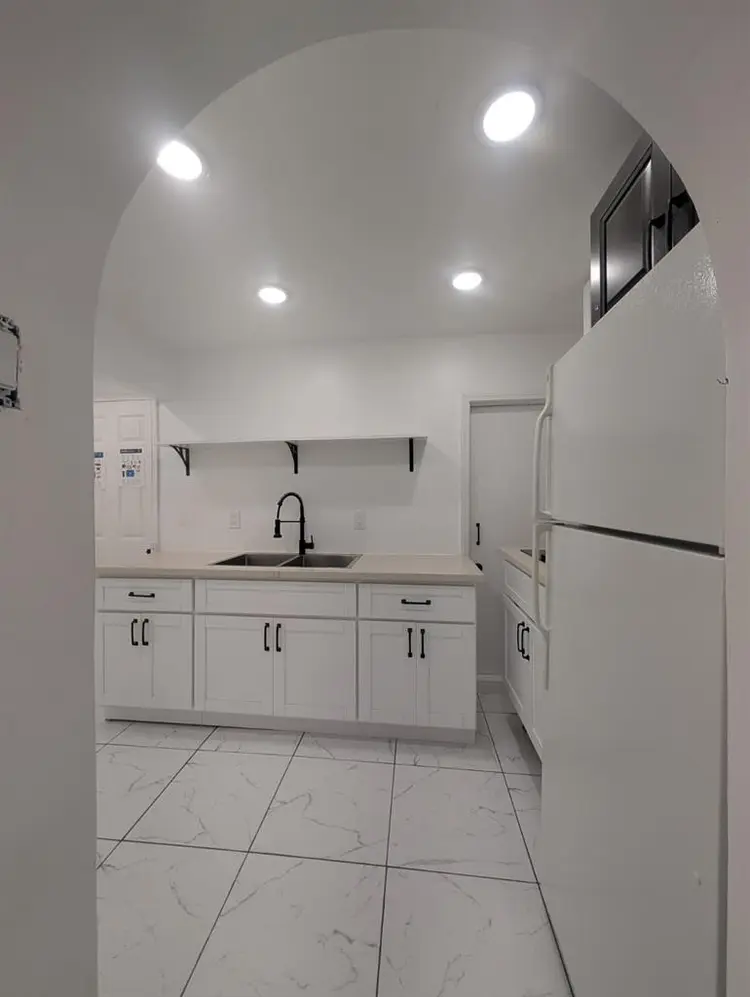 Private Room with Private Entrance