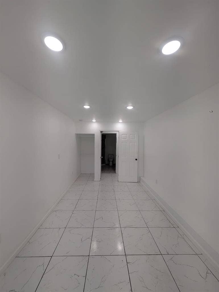 Private Room with Private Entrance