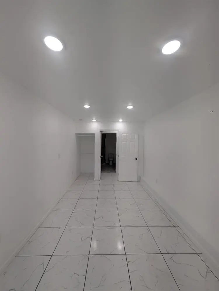 Private Room with Private Entrance
