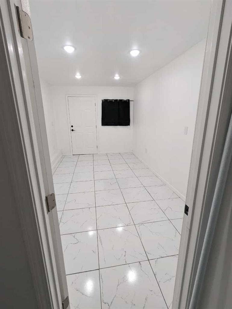 Private Room with Private Entrance