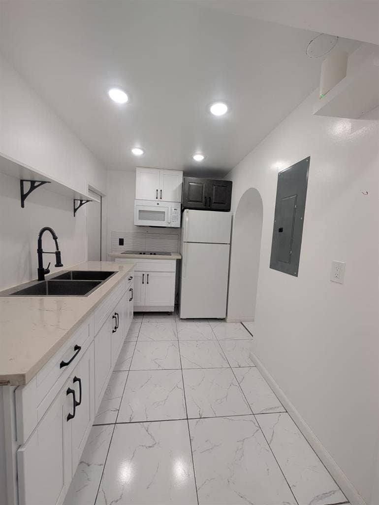 Private Room with Private Entrance