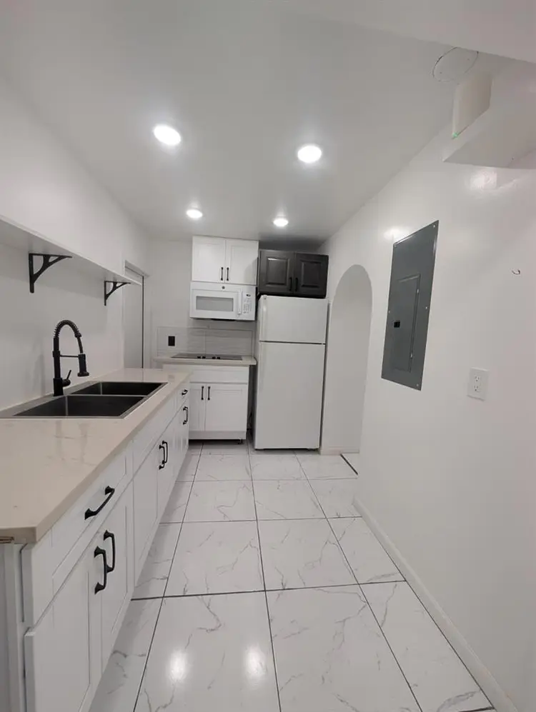 Private Room with Private Entrance