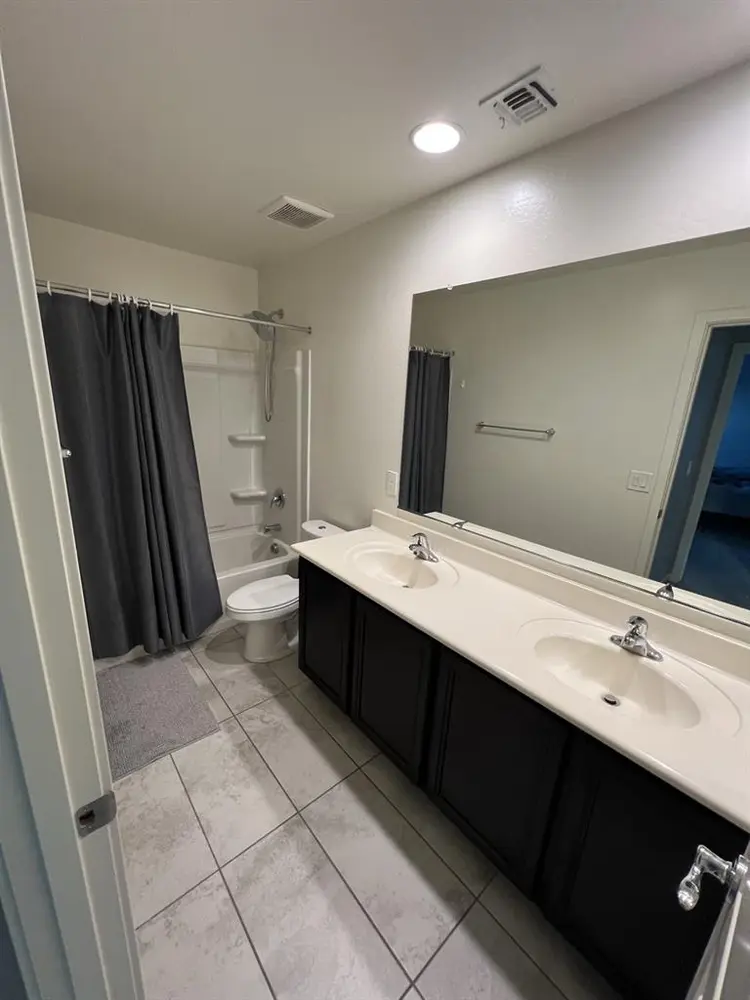 Room for rent with loft