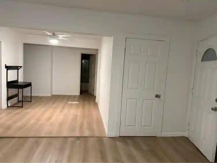 College Grove room avail 11/12/26